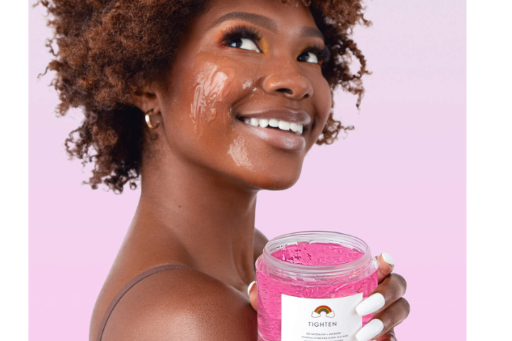 7 Signs You Need to Exfoliate Your Face