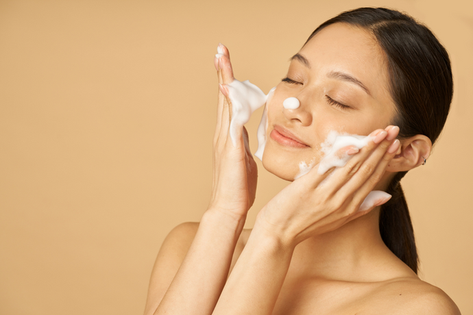 Facial Wipes vs. Facial Cleansers